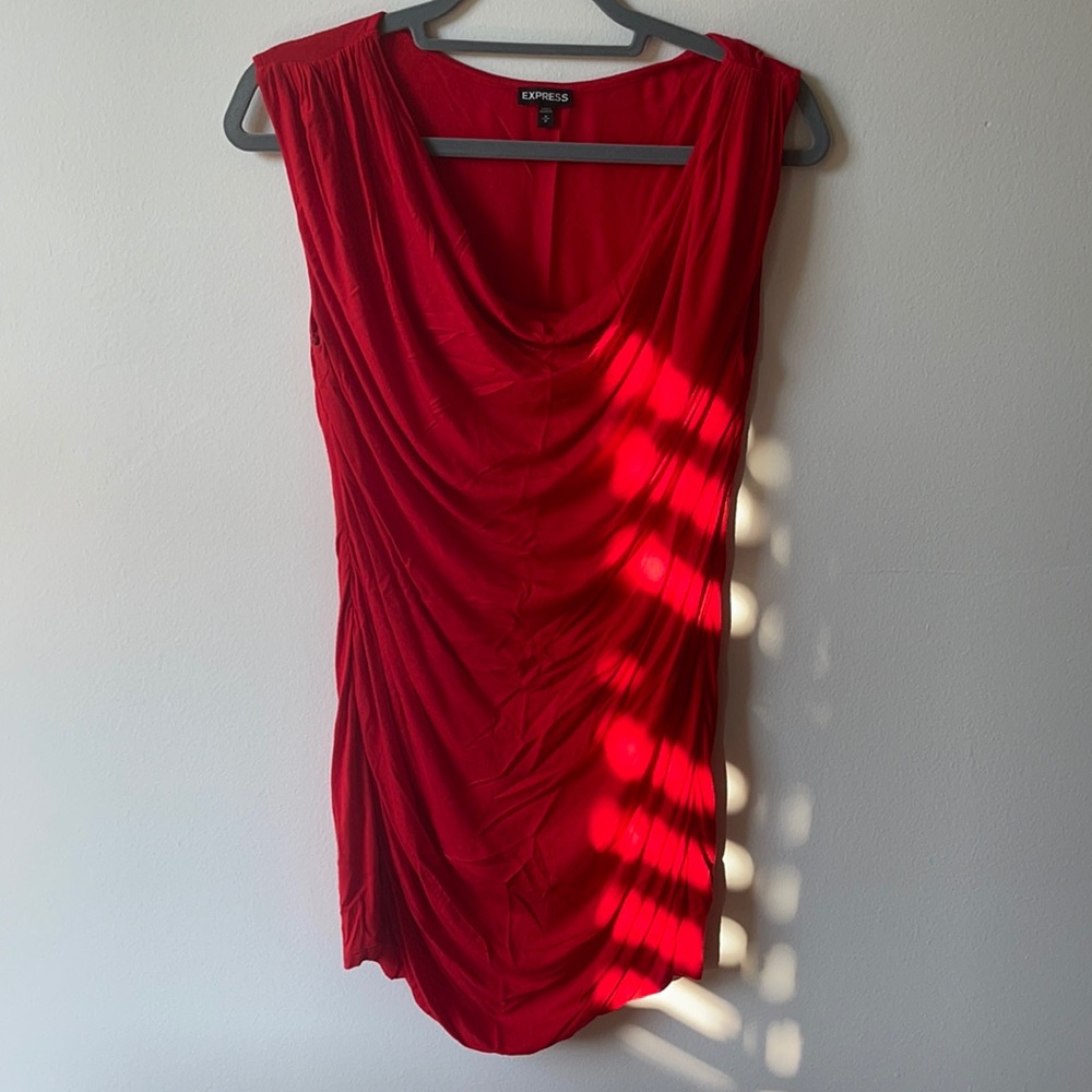 Sinched Red Express shirt size medium